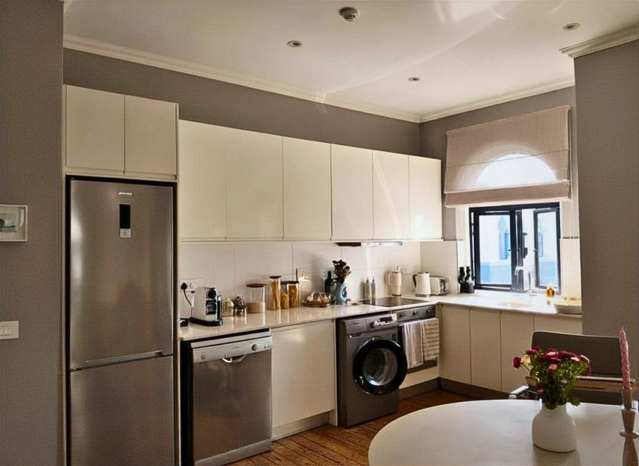 To Let 2 Bedroom Property for Rent in Green Point Western Cape